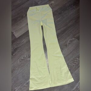 Mono B Light Yellow Flares
